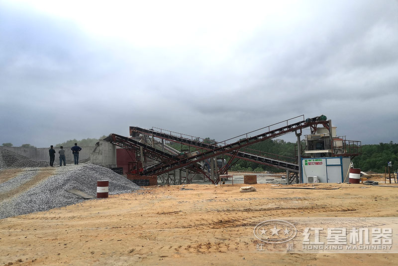 固定制砂機作業(yè)現場，需要現場搭建